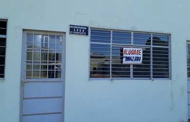 Imagem: O apartamento possui 3 Dormitórios, 1 Banheiro, 2 Vagas na