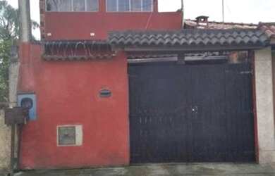 Imagem: A casa possui 3 Dormitórios, 3 Banheiros, 2 Vagas na garagem