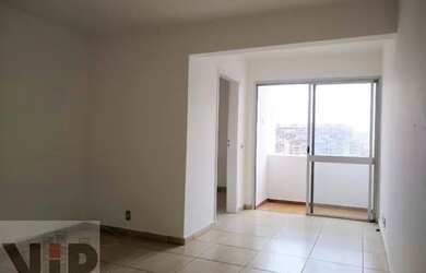 Imagem: O apartamento possui 1 Dormitório, 1 Banheiro, 1 Vaga na garagem