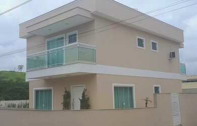 Imagem: A casa em condomínio possui 3 Dormitórios, 2 Banheiros, 2