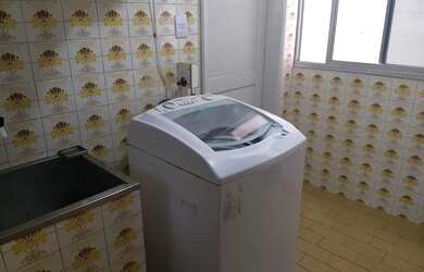 Imagem 6: Quarto mobiliado individual no Centro de Florianópolis