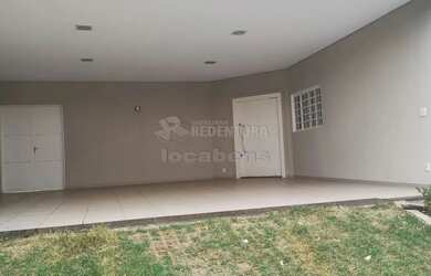 Imagem: A casa possui 3 Dormitórios, 5 Banheiros, 5 Vagas na garagem