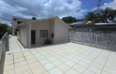 Imagem 4: //Casa com 4 Qrts na Avenida das Torres