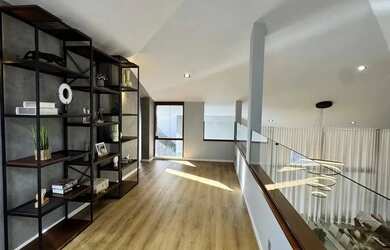 Imagem 9: Casa para venda possui 672 metros quadrados com 5 quartos