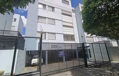 Imagem: O apartamento possui 3 Dormitórios, 1 Banheiro, 1 Vaga na garagem