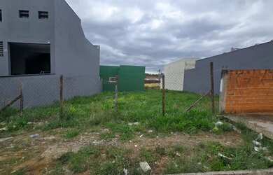 Imagem: O terreno possui 250m² de Área e está localizado em Parque