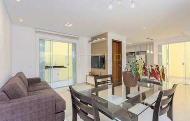 Imagem: A casa em condomínio possui 3 Dormitórios, 3 Banheiros, 5