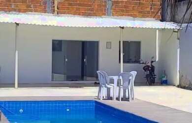 Imagem: A casa possui 2 Dormitórios, 2 Banheiros, 5 Vagas na garagem