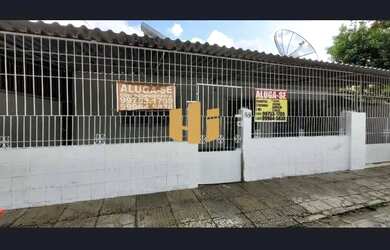 Imagem: A casa possui 5 Dormitórios, 3 Banheiros, 4 Vagas na garagem