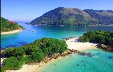 Imagem: A casa em condomínio possui 5 Dormitórios, 5 Banheiros, 3