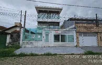 Imagem: A casa possui 3 Dormitórios, 1 Banheiro, 1 Vaga na garagem