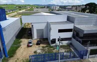 Imagem: O depósito possui 5 Vagas na garagem e 486m² de Área e está