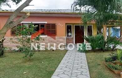 Imagem: A casa possui 2 Dormitórios, 2 Banheiros, 1 Vaga na garagem