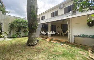 Imagem: A casa em condomínio possui 3 Dormitórios, 3 Banheiros, 2