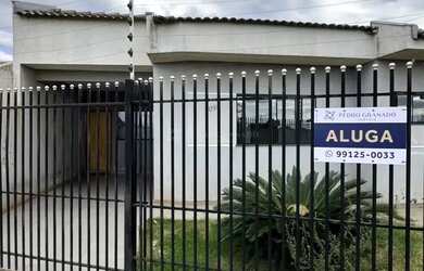 Imagem: A casa possui 3 Dormitórios, 1 Banheiro, 1 Vaga na garagem