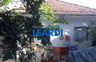 Imagem: A casa possui 4 Dormitórios, 3 Banheiros, 2 Vagas na garagem