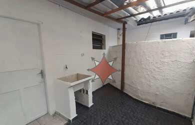 Imagem: A casa possui 1 Dormitório, 1 Banheiro, 25m² de Área e está