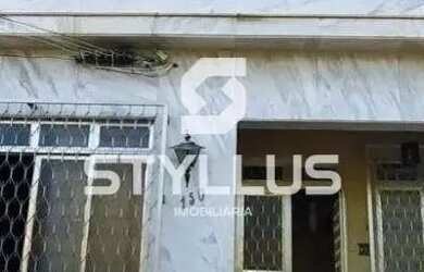 Imagem: A casa possui 4 Dormitórios, 3 Banheiros, 5 Vagas na garagem