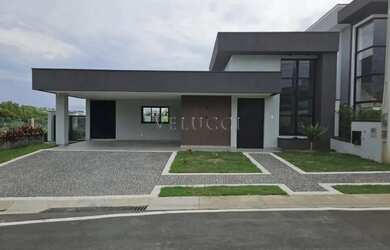 Imagem: A casa em condomínio possui 3 Dormitórios, 5 Banheiros, 4