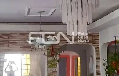 Imagem: A casa possui 3 Dormitórios, 2 Banheiros e 160m² de Área