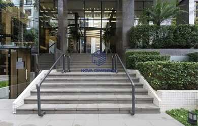 Imagem: O depósito possui 5 Vagas na garagem, 210m² de Área e está