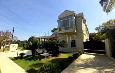 Imagem: A casa em condomínio possui 4 Dormitórios, 5 Banheiros, 5