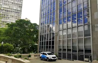 Imagem: O depósito possui 878m² de Área e está localizado em Centro