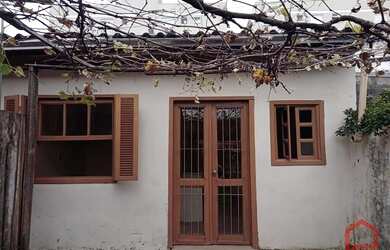 Imagem: A casa possui 2 Dormitórios, 1 Banheiro, 50m² de Área e está