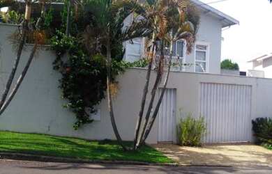 Imagem: A casa em condomínio possui 3 Dormitórios, 5 Banheiros, 4