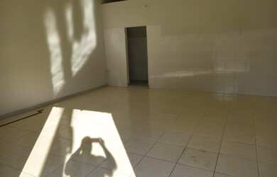 Imagem 1: Galpão/Depósito/Armazém para aluguel possui 50 metros quadrados em...