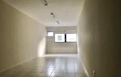 Imagem: O depósito possui 1 Vaga na garagem, 38m² de Área e está