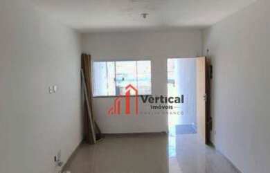 Imagem: A casa possui 3 Dormitórios, 2 Banheiros, 2 Vagas na garagem