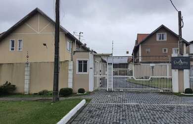 Imagem: A casa possui 3 Dormitórios, 3 Banheiros, 3 Vagas na garagem