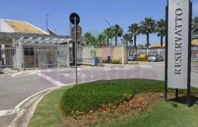 Imagem: A casa em condomínio possui 3 Dormitórios, 3 Banheiros, 3