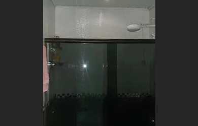 Imagem: A casa possui 3 Dormitórios, 2 Banheiros, 1 Vaga na garagem