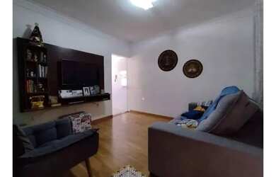 Imagem: A casa possui 2 Dormitórios, 2 Banheiros, 76m² de Área e