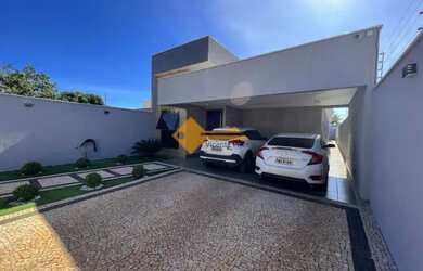 Imagem: A casa em condomínio possui 4 Dormitórios, 3 Banheiros, 3