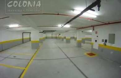 Imagem: O depósito possui 5 Vagas na garagem, 200m² de Área e está