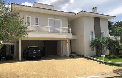 Imagem: A casa em condomínio possui 4 Dormitórios, 5 Banheiros, 5