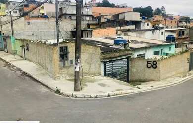 Imagem: A casa possui 2 Dormitórios, 1 Banheiro, 3 Vagas na garagem