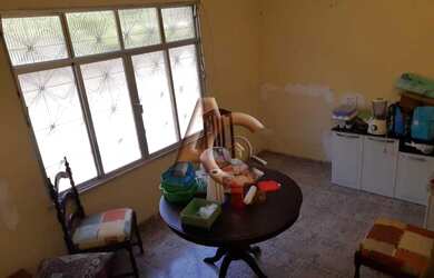 Imagem 9: Três casas em Cordovil. Varanda, Área de serviço, 316m² de Áreae3...