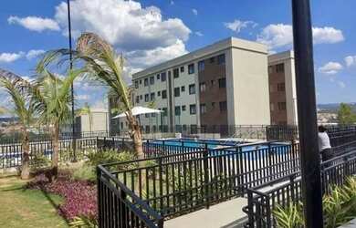 Imagem: O apartamento possui 2 Dormitórios, 1 Banheiro, 1 Vaga na garagem