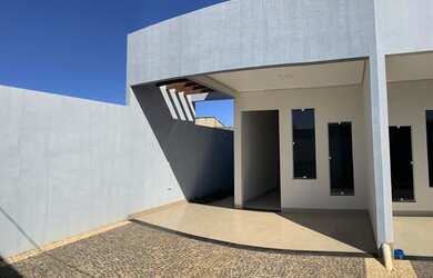 Imagem: A casa para alugar possui 2 Dormitórios, 2 Banheiros, 2 Vagas