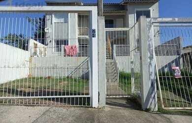 Imagem: A casa possui 2 Dormitórios, 1 Banheiro, 1 Vaga na garagem