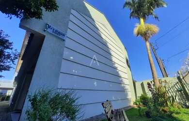 Imagem: A casa possui 3 Dormitórios, 1 Banheiro, 1 Vaga na garagem