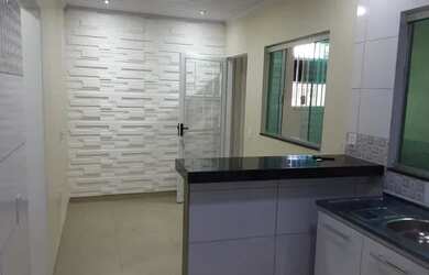 Imagem: A casa possui 2 Dormitórios, 1 Banheiro, 1 Vaga na garagem