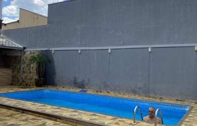 Imagem 2: Casa de festa. Piscina, Churrasqueira, 3 Vagas na garageme1 Dormitório