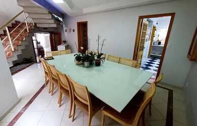 Imagem: A casa possui 3 Dormitórios, 2 Banheiros, 82m² de Área e