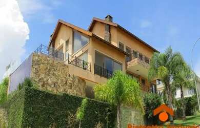 Imagem: A casa em condomínio possui 3 Dormitórios, 5 Banheiros, 4