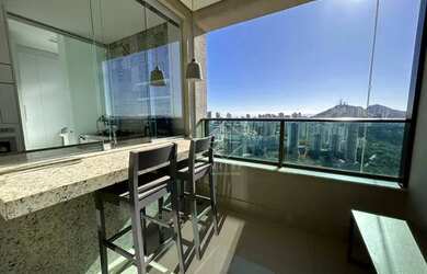 Imagem: O apartamento possui 1 Dormitório, 1 Banheiro, 2 Vagas na garagem